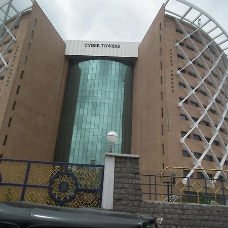 Hitech Shilparamam Guest House Hyderabad Bagian luar foto