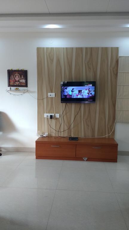 Hitech Shilparamam Guest House Hyderabad Bagian luar foto